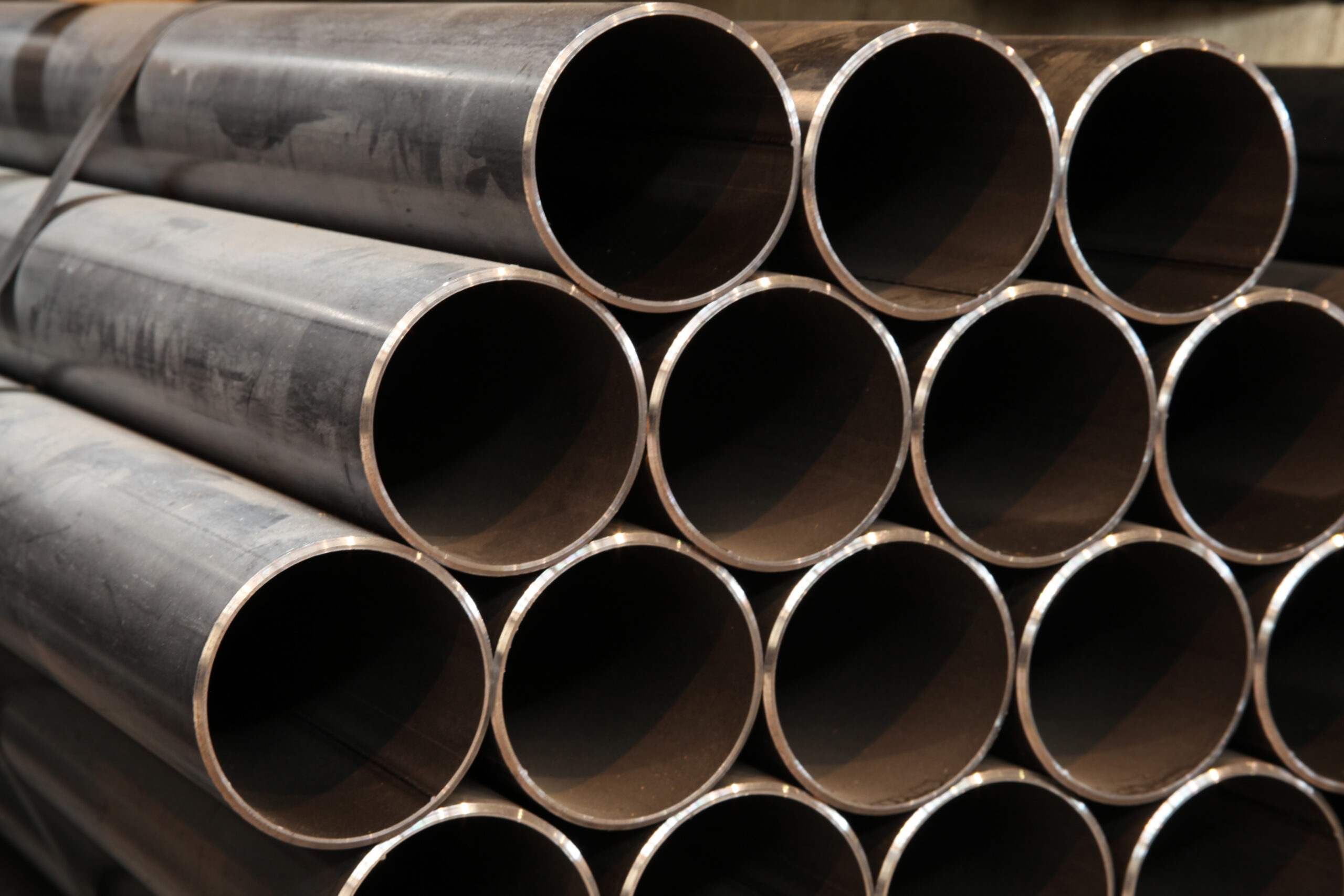 round steel pipes scaled